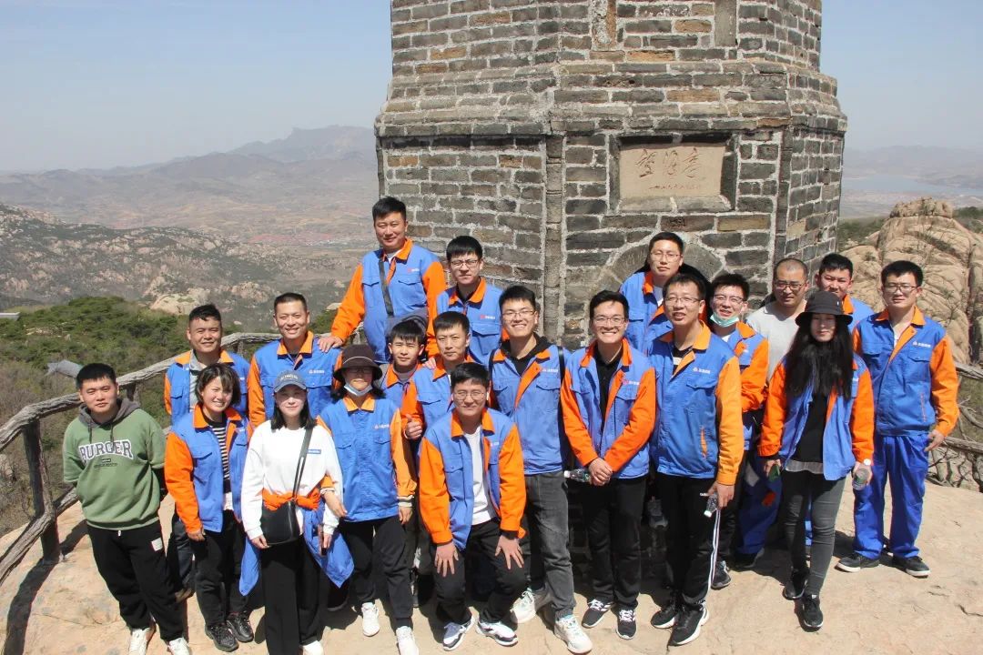 潔晶集團組織“傳遞青春正能量,共筑潔晶百年夢”青年團建活動