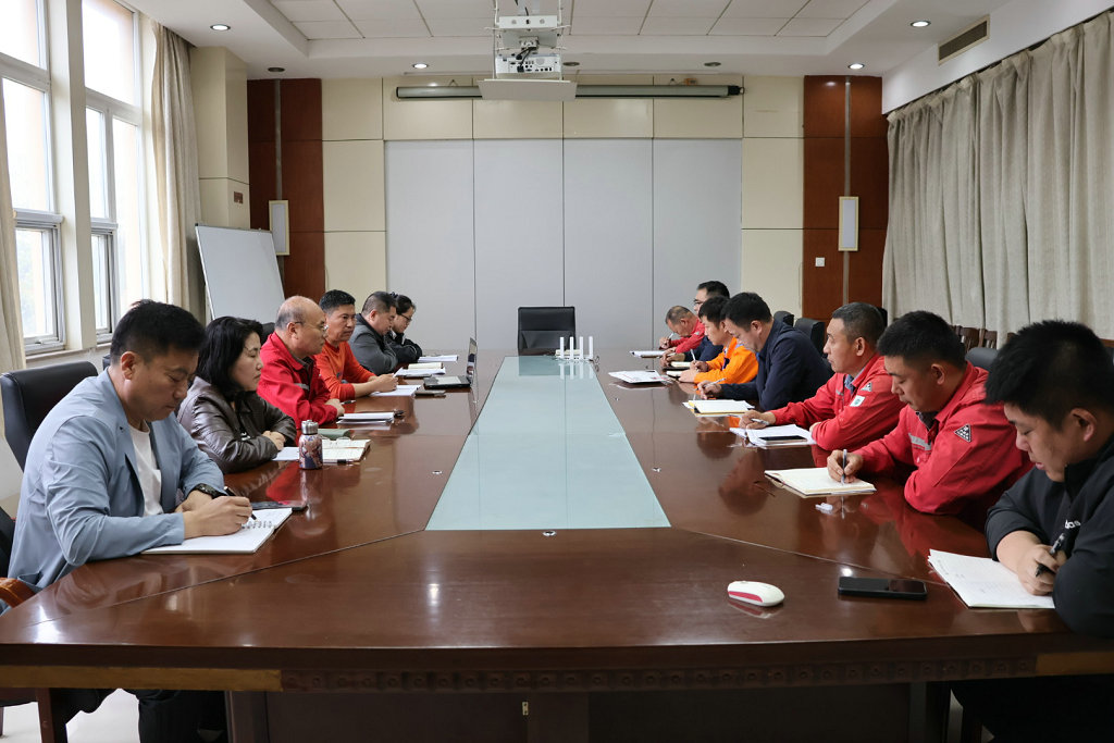 20260518潔晶集團召開部門工作批評與自我批評專題會議 20260518潔晶集團召開部門工作批評與自我批評專題會議